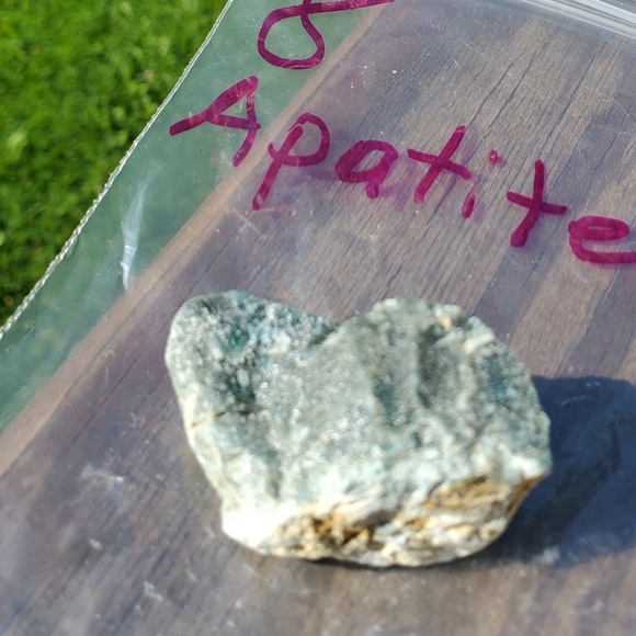 #8 Raw Apatite Crystal - Picture 4 of 10